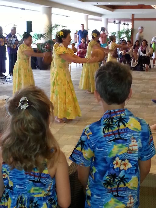 Enjoy Lovely Hawaiian Culture
