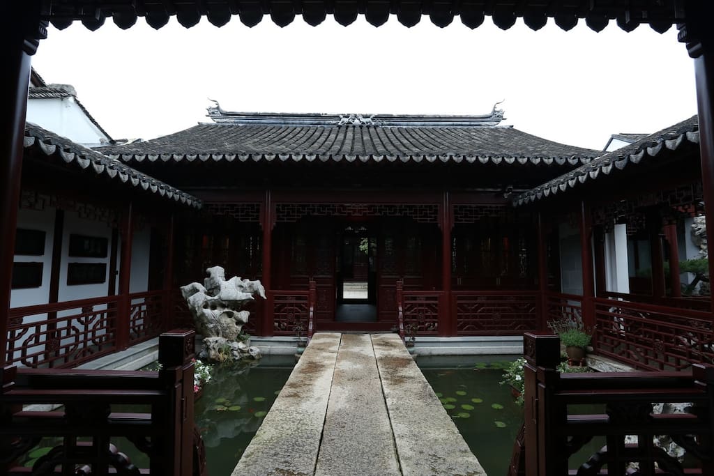 三百多年的迎秀桥(中间桥板永富桥)