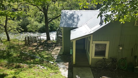 Charming house on the river short walk to downtown