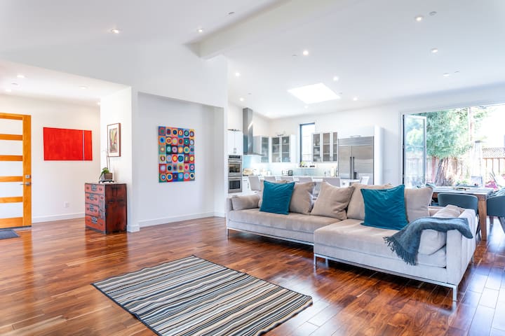 Bright Family Friendly Home on Tree-Lined Street gallery image 3