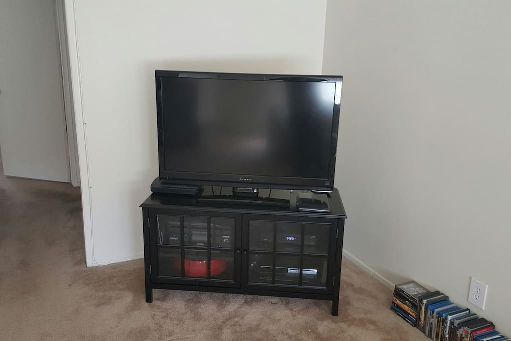 42" flat screen tv with cable, PS3, wireless printer and 100Mbs wifi.