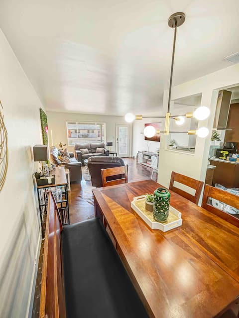Top Airbnb: The SCOTT on 2nd - Prime Old Town Scottsdale Home in Old Town Scottsdale