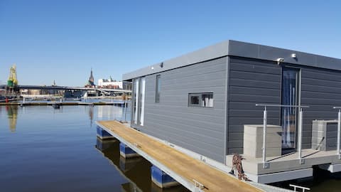 Successful Airbnb property: OdraDream 3 Houseboat Szczecin in Międzyodrze Wyspa Pucka