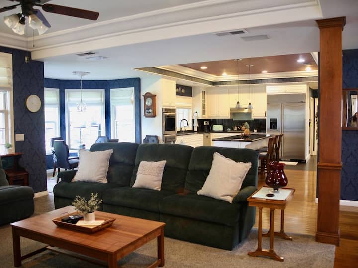 Breathtaking Hidden Garden Estates! Pool/spa! - Escondido, CA