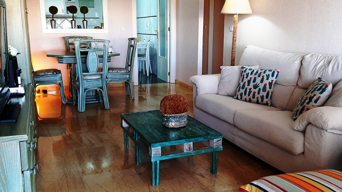 Top performing Airbnb: Ground floor apartment in a residential area. in Orihuela