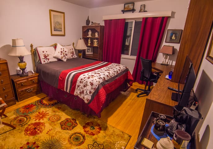 Clean Quiet Comfy Room