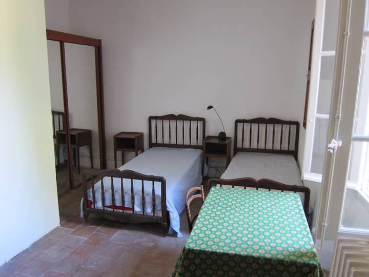 غرفة النوم 2