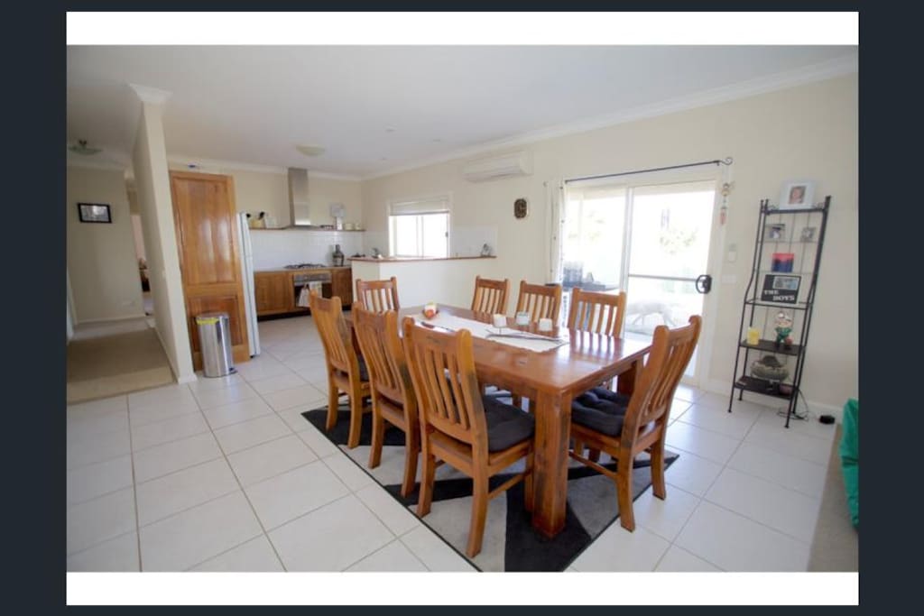 Large dining table to share
stories with friends