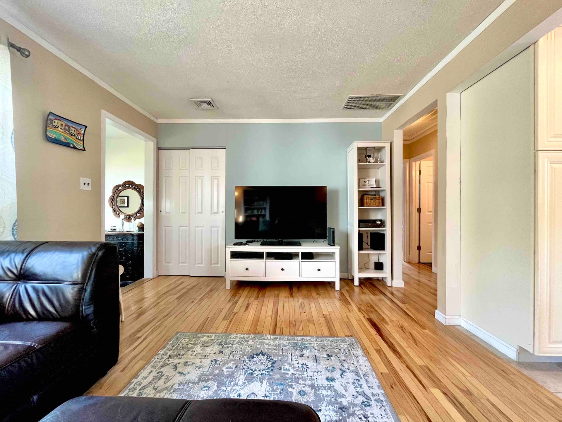 Sea Glass Luxe Cottage — photo 3