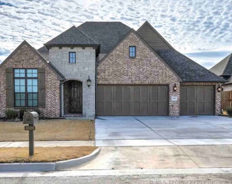 Executive Home near Hard Rock Hotel Casino.