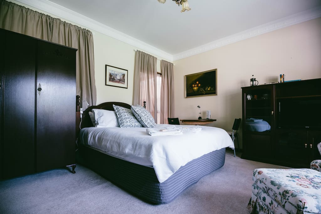 Comfortable queen size bed