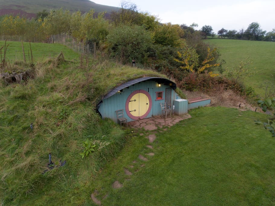 Hobbit House, Glamping underground! - Earth houses for Rent in Pengenffordd, Powys, United Kingdom