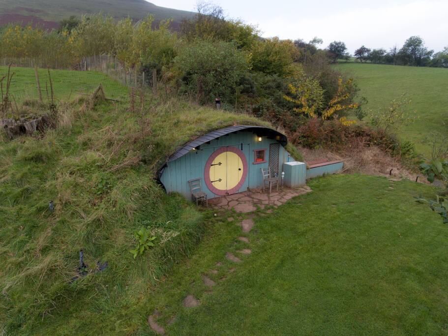 Hobbit House, Glamping underground! - Earth houses for Rent in Pengenffordd, Powys, United Kingdom