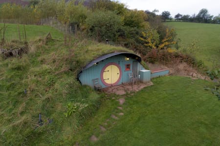 Hobbit House, Glamping underground!