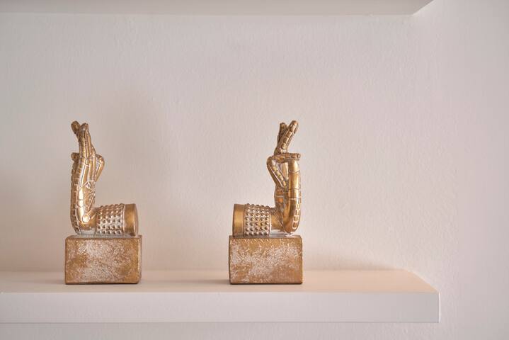 Chic n Bright 3Bd Apt with Hilton View gallery image 5