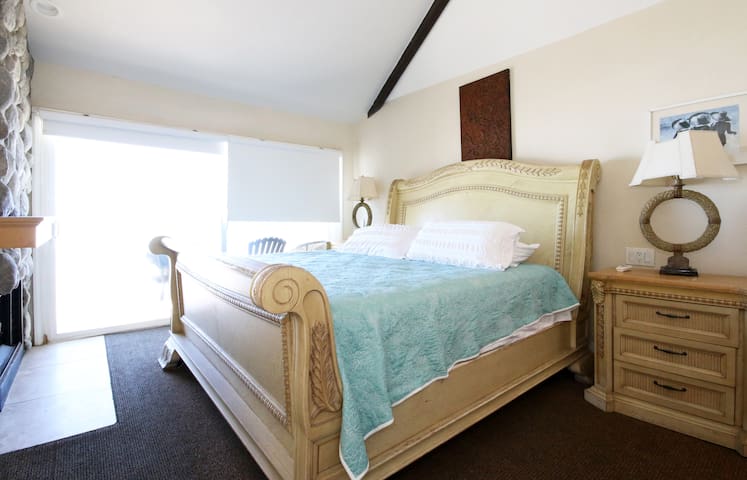 ULTIMATE OCEAN FRONT LOCATION gallery image 3