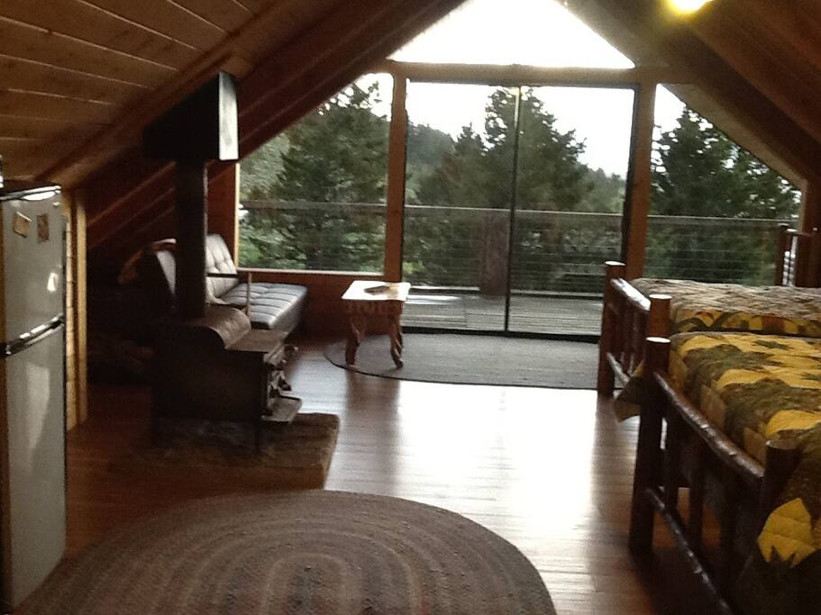 1 room cozy cabin