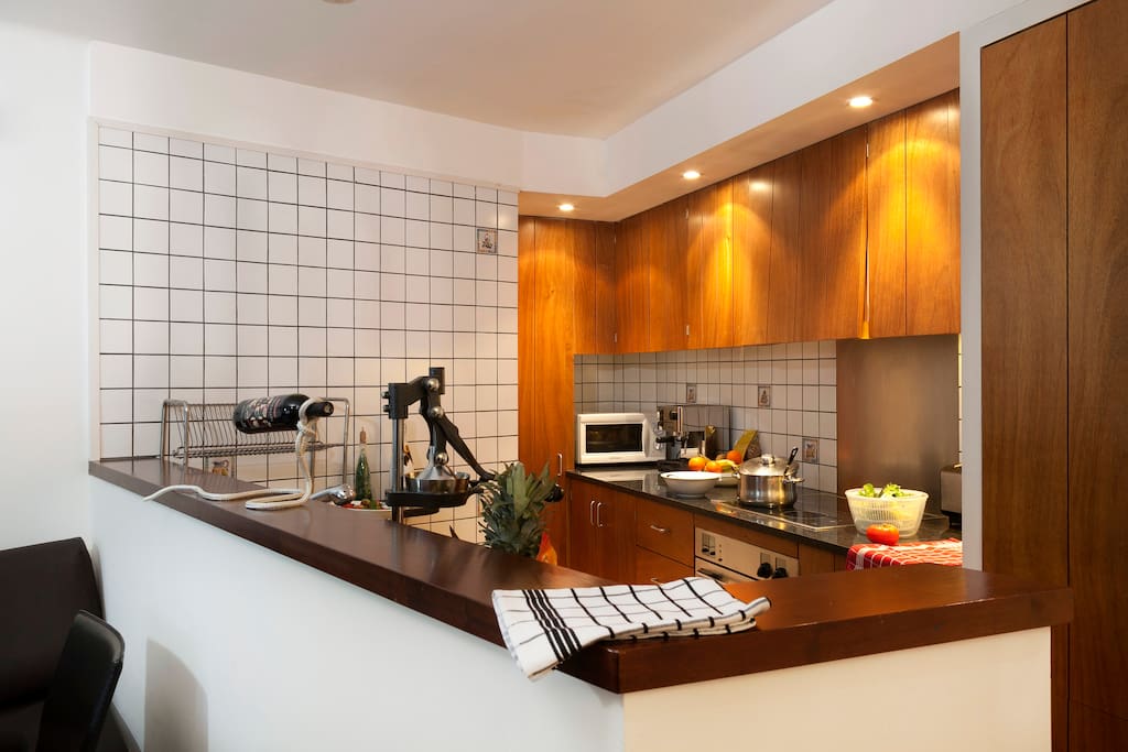 Open kitchen fully equipped