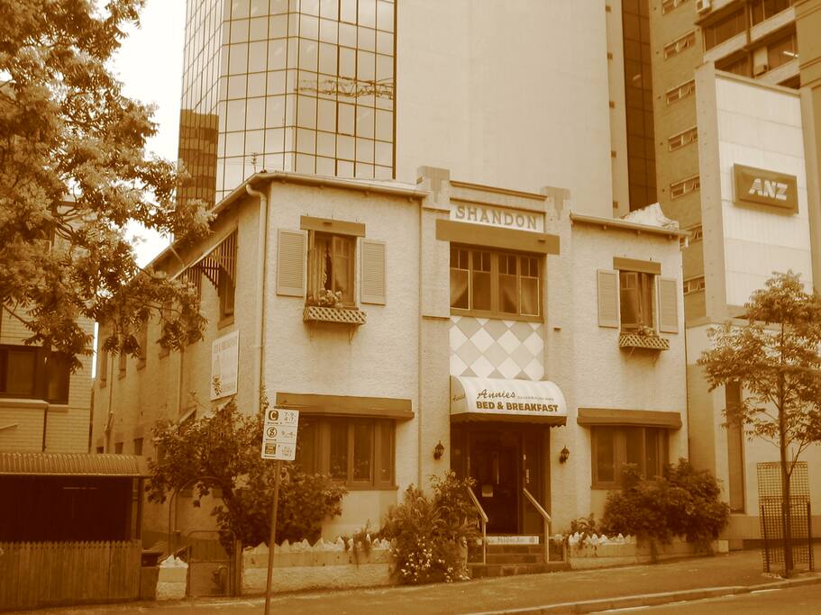 Annies Guest House