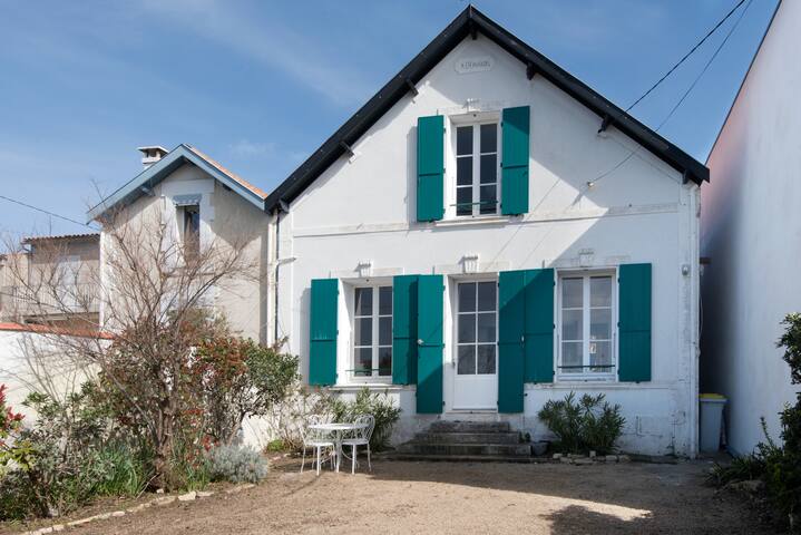 Belle Maison Sur La Plage Entierement Renovee Maisons A Louer