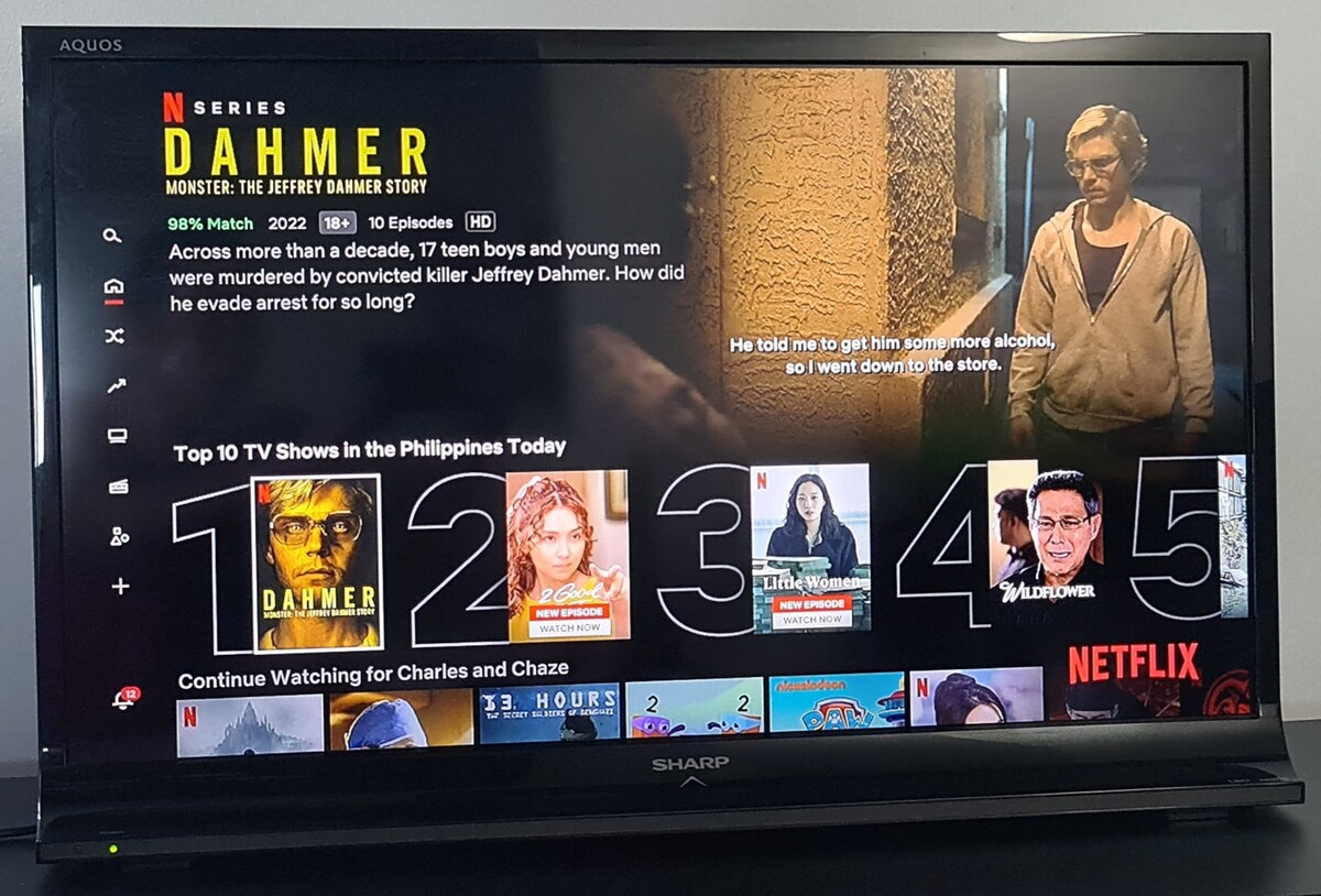 ​Добре дошли у дома! Светлата и просторна всекидневна е идеалното място за отдих. Потопете се в удобния диван с добра книга или се съберете за филмов маратон. Това е привлекателно място, предназначено да ви помогне да се отпуснете и да презаредите батериите си.