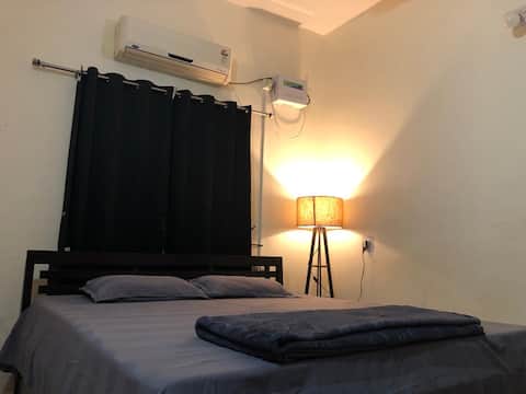 Spacious AC Bed+Private Bath+ Kitchen+Groundfloor