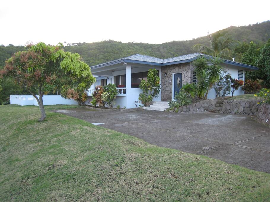 Front of villa.