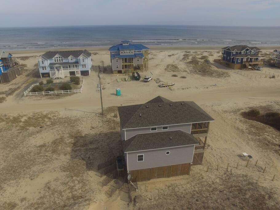 Look at that OCEAN! Only one row back from oceanfront!