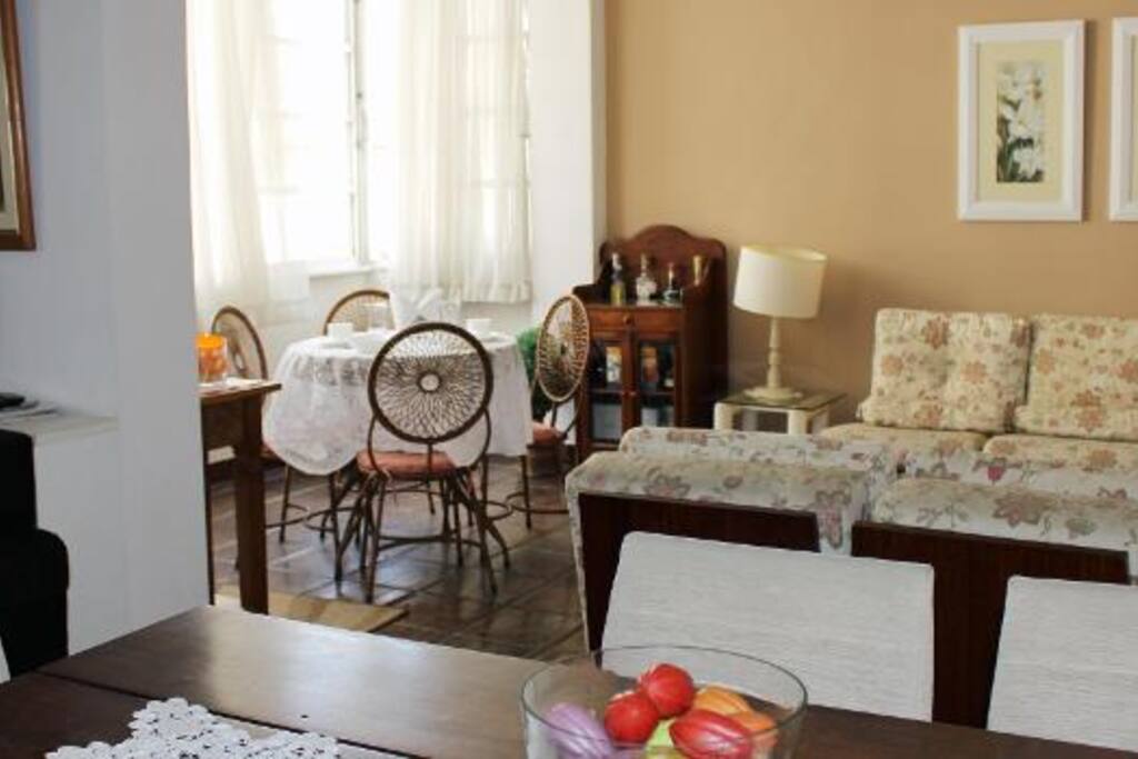 Café da manhã na sala