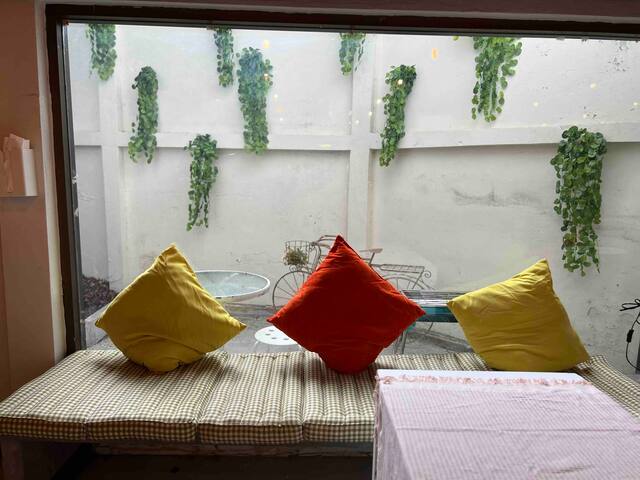 CITY Center 5 BR cozy home, the famous TALAT NOI gallery image 4