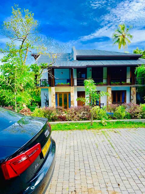 Private Villa with Pool-Tangalle