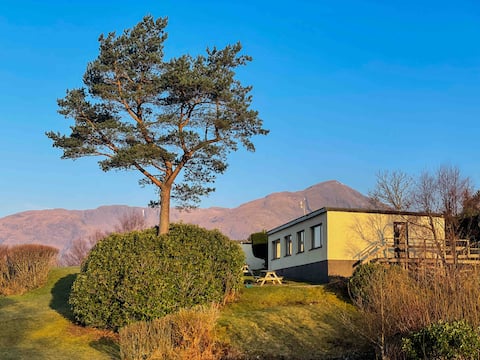 Quiet Cabin near Glencoe, Loch & Mountain Views