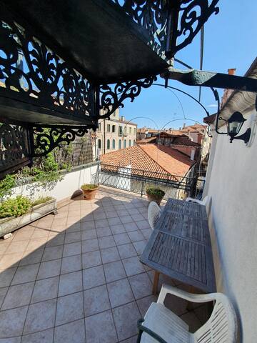 App. Magno, con doppia terrazza e vista mozzafiato gallery image 5