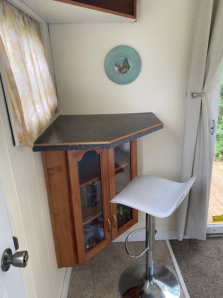 Carson Bunkie | Classic Glamping Near Sauble Beach - Sauble Beach