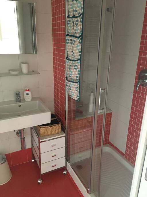 Bagno interno alla camera da letto 1