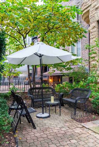 Chicago Luxury Home Gold Coast Best Location gallery image 3