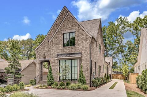 Elegant all new Home in  Downtown Franklin