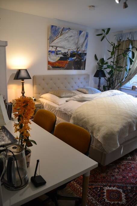 Bed linen is only 100 % cotton. Bedcover- 100 % down. Mattress - made by Tempur from Switzerland.