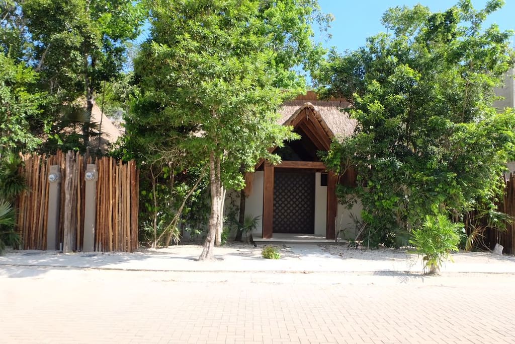 ENTRADA PRINCIPAL
