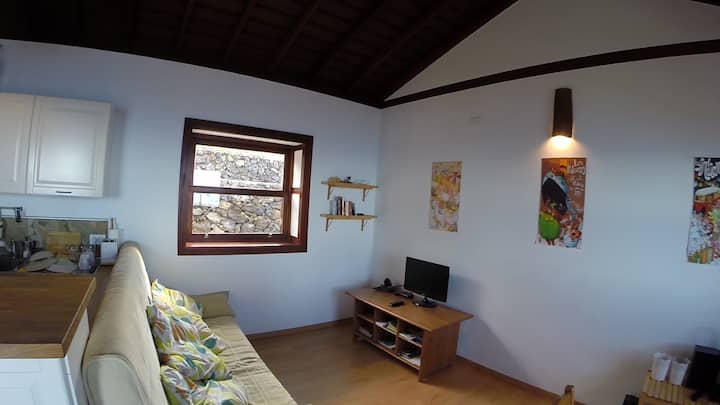 Moonlight: Sunny Cottage In The South. - Faro de Fuencaliente