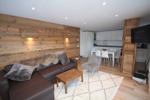 Popular Airbnb listing: Beautiful Ground Floor Chalet Apt with Garden in Arâches La Frasse