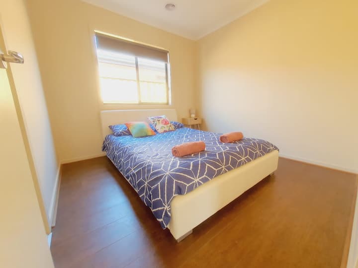 13.00 horas reunión privada Sala 1