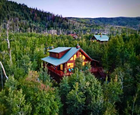 Mountain Home Cabin near Powderhorn Ski Resort