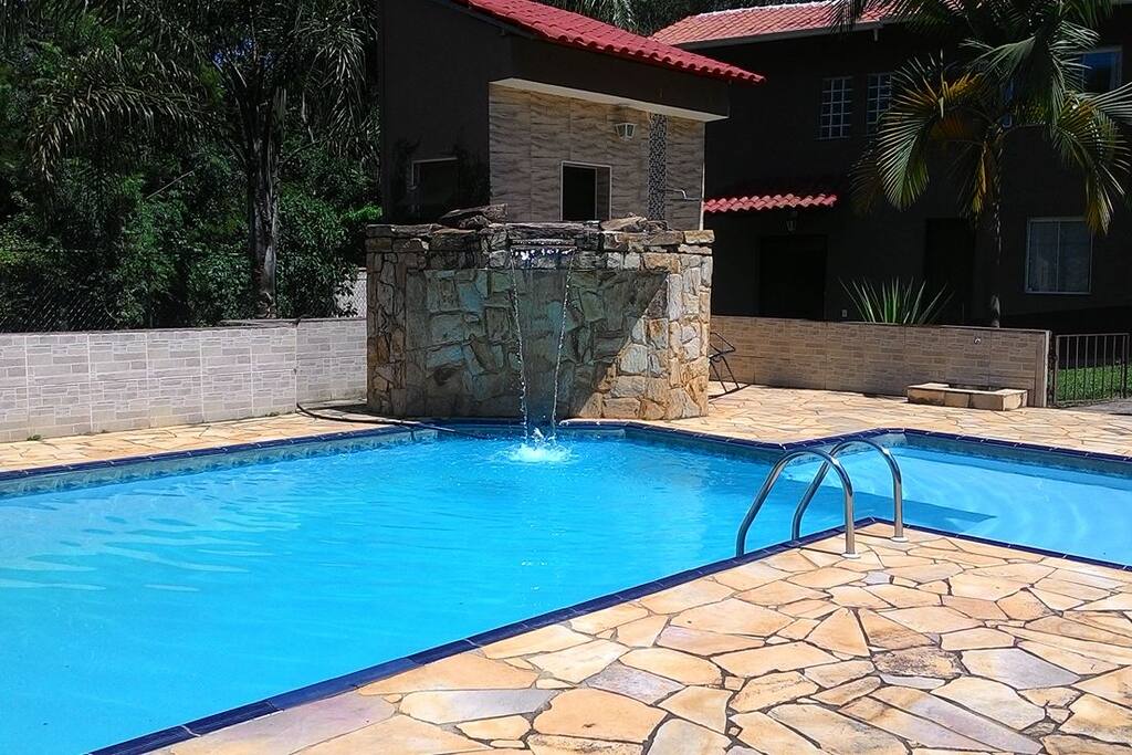piscina infantil e adulto, com cascata.