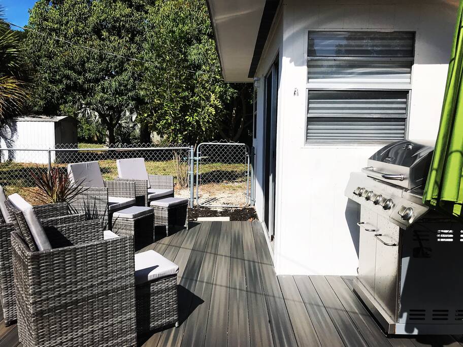 Back yard lounge and grill
