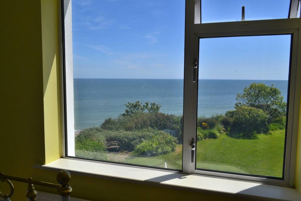 Rear bedroom