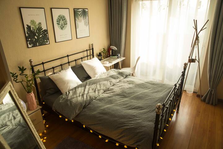 电梯安静主卧大床房！中传国贸【1.21～25期间为整租价格，可住六人】