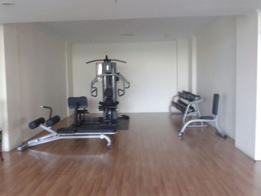 Treatmeals, gym , aerobic room include free in apartemen special for you stay there