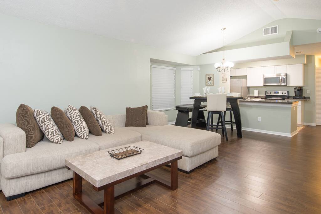 Very specious living room