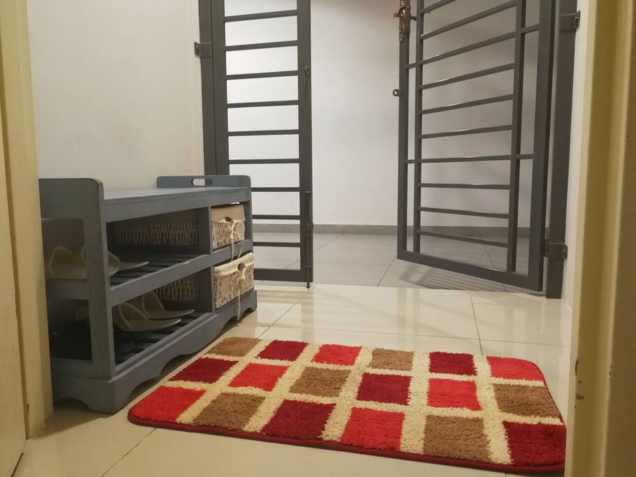 Foyer - Shoerack (Please take off shoes)